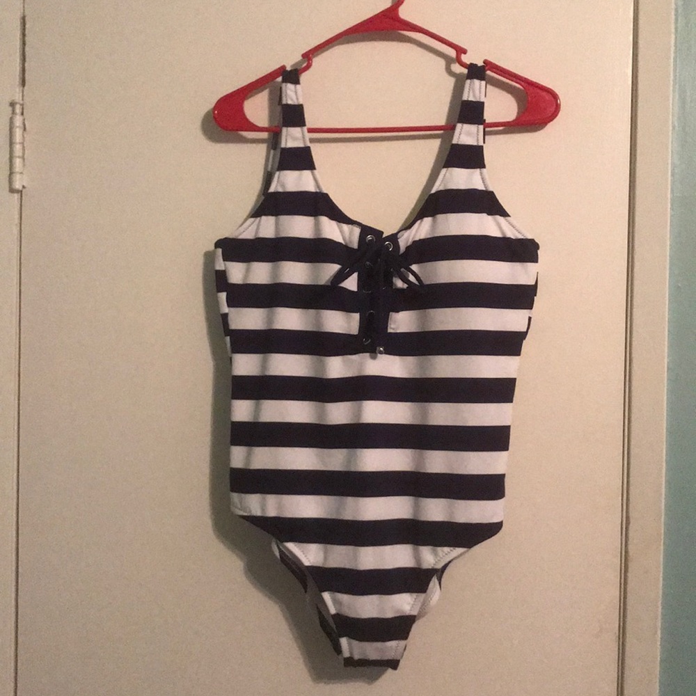 Low back striped bikini